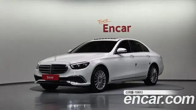 Mercedes-Benz E-Class 2021 — Photo 3/19