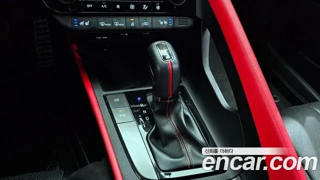 Hyundai The New Avante Hybrid 2020 — Photo 18/20