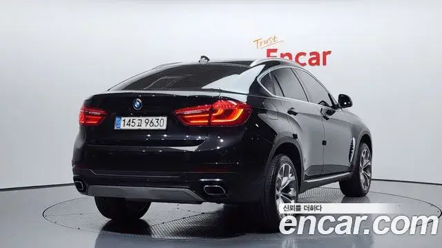 BMW X6 2018 — Photo 10/20