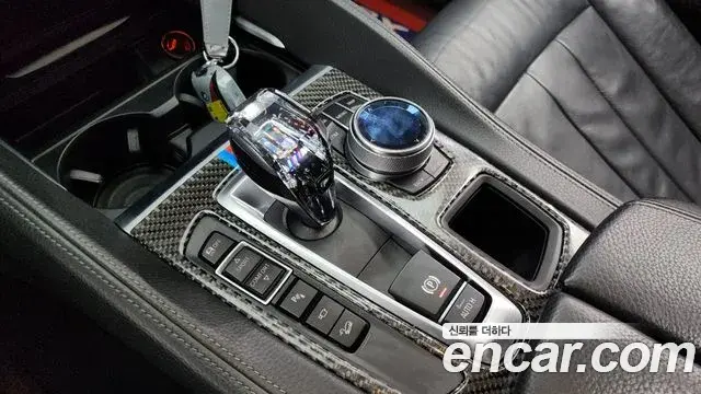 BMW X6 2018 — Photo 12/20