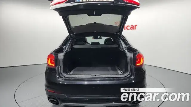 BMW X6 2018 — Photo 2/20