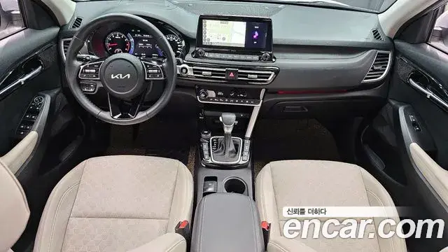 Kia Seltos 2022 — Фото 10/20