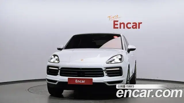 Porsche Cayenne 2023 — ფოტო 7/20