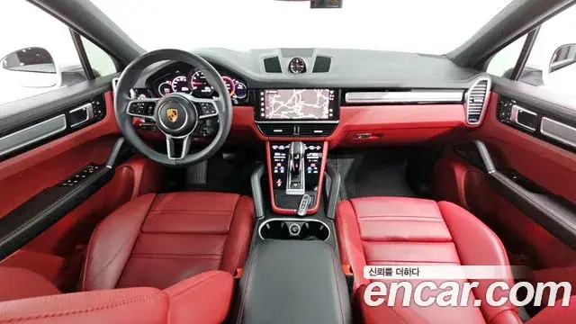 Porsche Cayenne 2023 — ფოტო 8/20