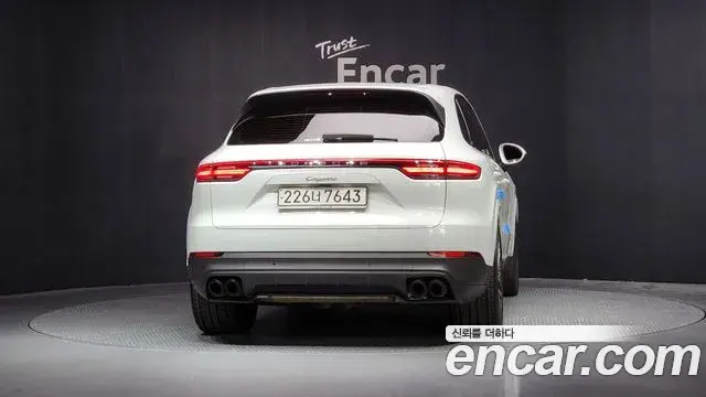 Porsche Cayenne 2020 — Фото 4/20