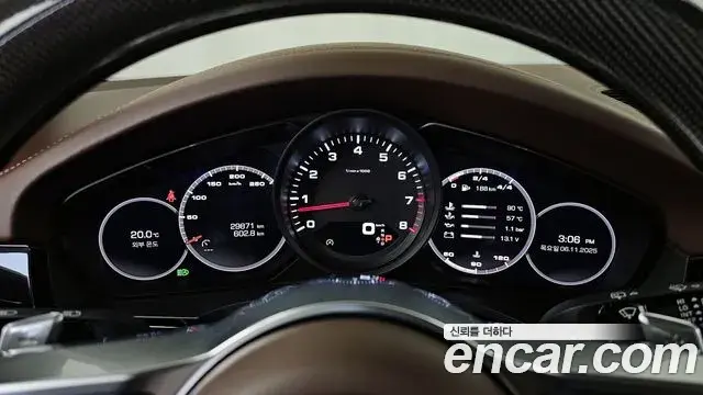 Porsche Cayenne 2020 — Фото 8/20