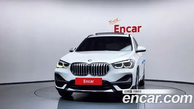 BMW X1 2022 — Şəkil 8/20