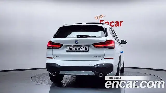 BMW X1 2022 — Şəkil 7/20