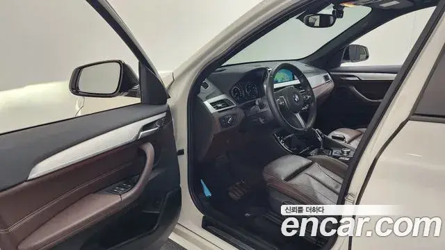 BMW X1 2022 — Şəkil 9/20