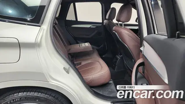 BMW X1 2022 — Şəkil 15/20