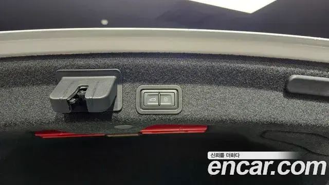 Audi A6 2023 — Фото 19/20