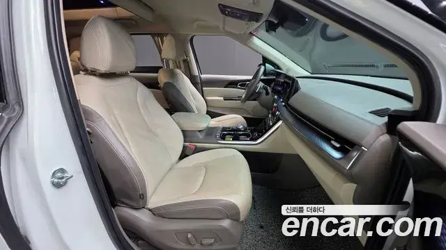Kia Carnival 2023 — ფოტო 10/20