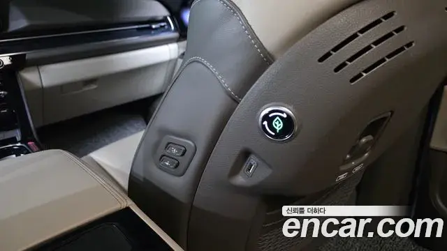 Kia Carnival 2023 — ფოტო 1/20