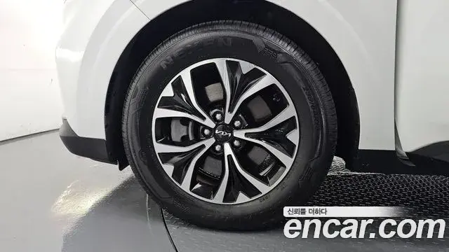 Kia Carnival 2023 — Şəkil 4/20