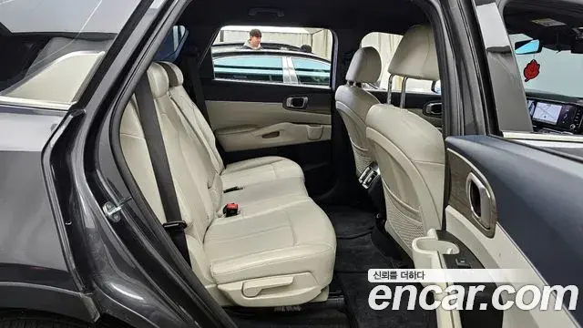 Kia Sorento 2022 — ფოტო 2/20
