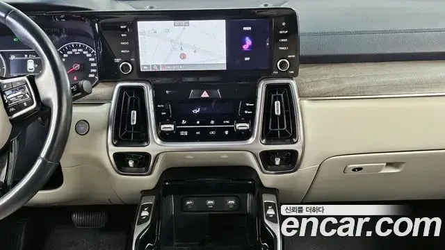 Kia Sorento 2022 — ფოტო 14/20