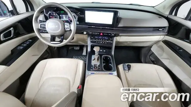 Kia Carnival 2022 — ფოტო 16/20