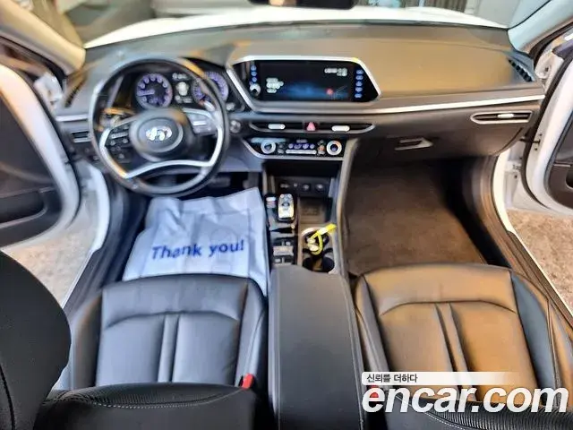 Hyundai Sonata Hybrid 2022 — Photo 7/20
