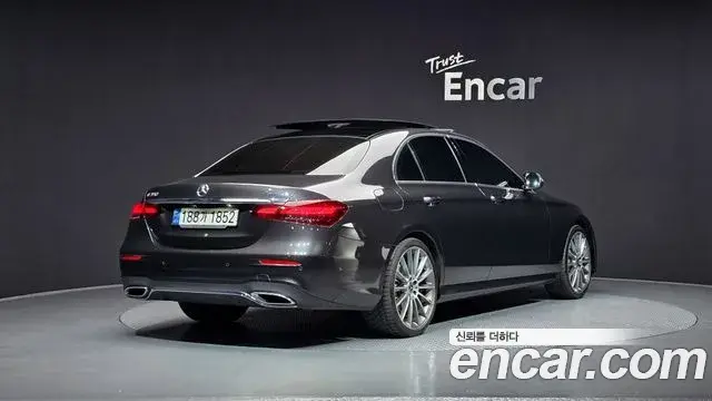 Mercedes-Benz E-Class 2020 — ფოტო 16/20