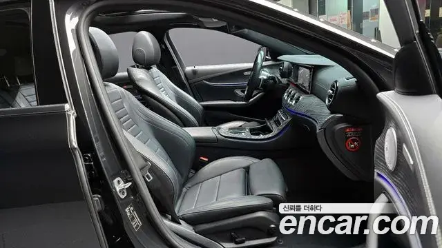 Mercedes-Benz E-Class 2020 — ფოტო 18/20