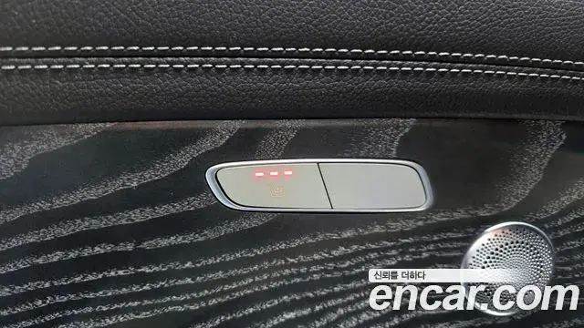 Mercedes-Benz E-Class 2020 — ფოტო 19/20