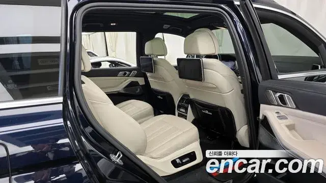 BMW X7 2021 — Şəkil 16/20