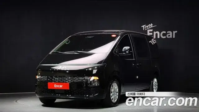 Hyundai Staria 2022 — Фото 1/20