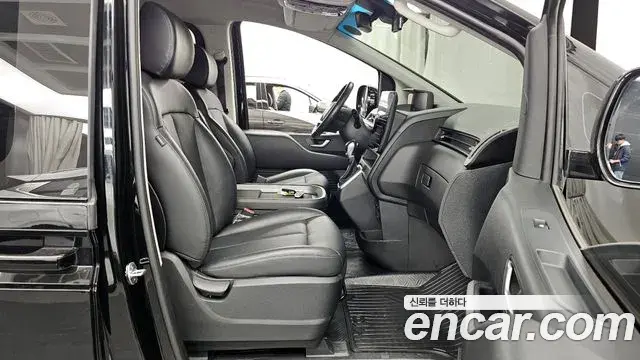 Hyundai Staria 2022 — Фото 11/20