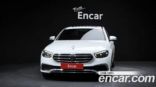 Mercedes-Benz E-Class 2023 — Фото 2/20