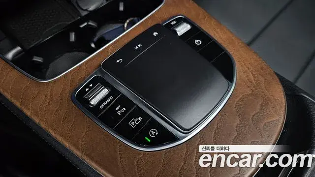 Mercedes-Benz E-Class 2023 — Фото 18/20