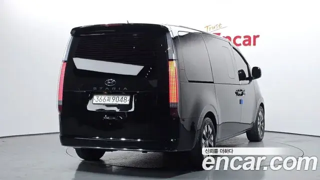Hyundai Staria 2022 — ფოტო 17/20