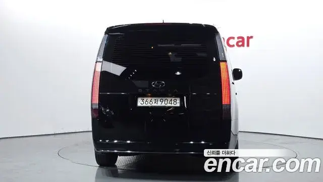 Hyundai Staria 2022 — ფოტო 16/20