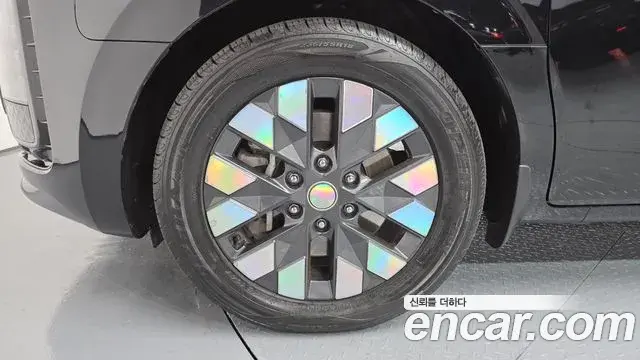 Hyundai Staria 2022 — ფოტო 2/20