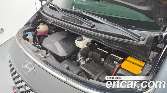 Hyundai Staria 2022 — ფოტო 11/20