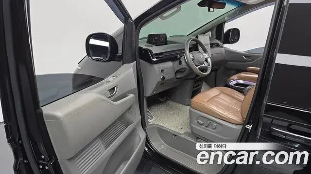 Hyundai Staria 2022 — ფოტო 8/20