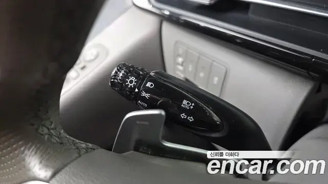 Hyundai Staria 2022 — ფოტო 9/20