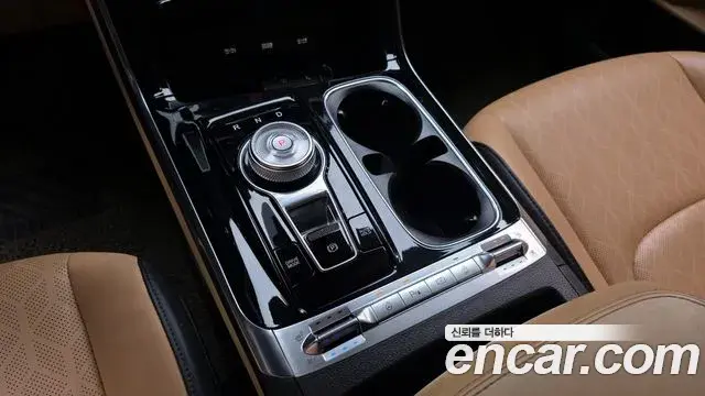 Kia Carnival 2020 — Photo 1/20