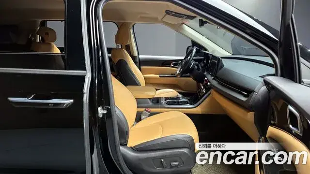 Kia Carnival 2020 — Photo 9/20
