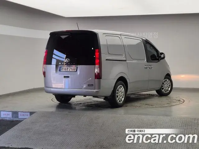 Hyundai Staria 2023 — Фото 4/20