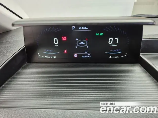 Hyundai Staria 2023 — Фото 10/20