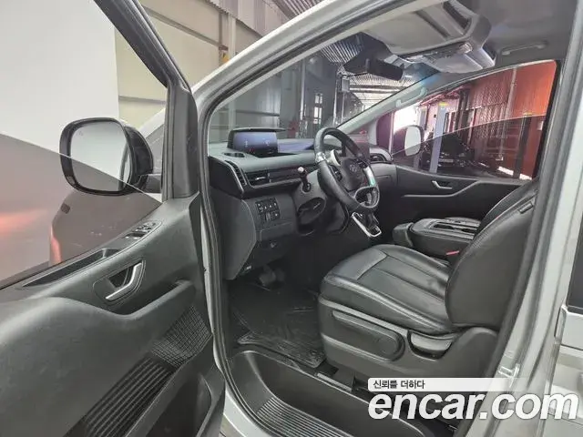 Hyundai Staria 2023 — Фото 11/20