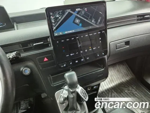Hyundai Staria 2023 — Фото 12/20