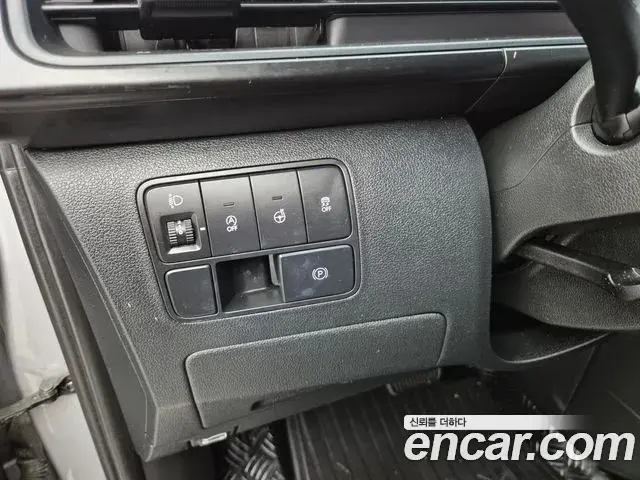 Hyundai Staria 2023 — Фото 15/20