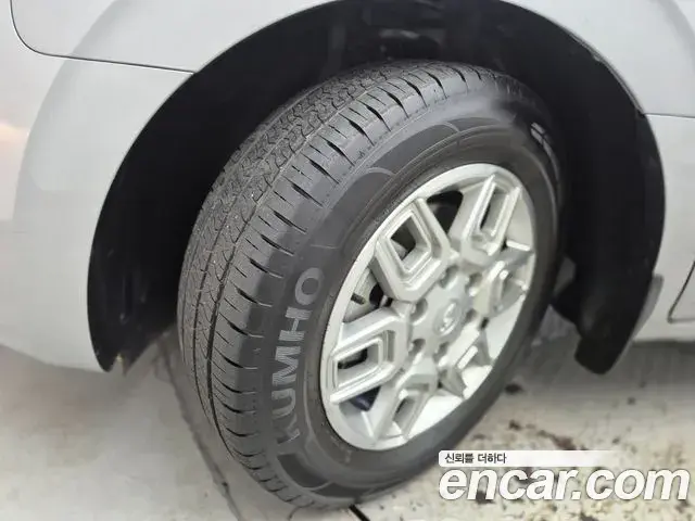 Hyundai Staria 2023 — Фото 19/20
