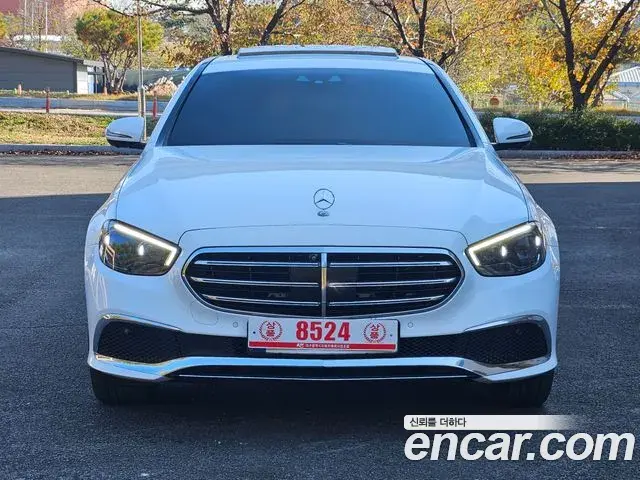 Mercedes-Benz E-Class 2022 — ფოტო 1/20