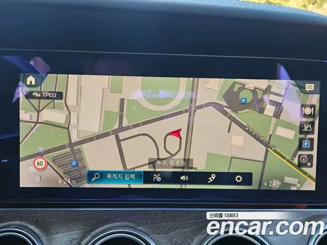 Mercedes-Benz E-Class 2022 — ფოტო 19/20