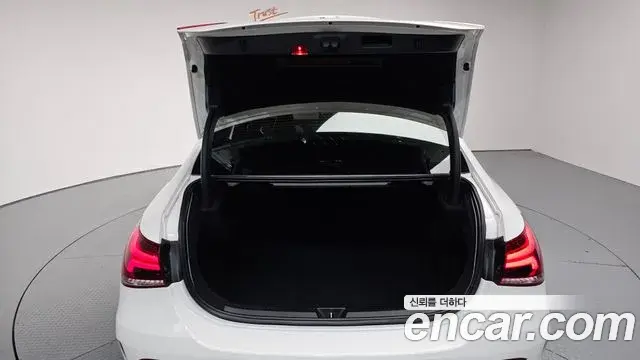 Mercedes-Benz A-Class 2020 — Şəkil 17/20