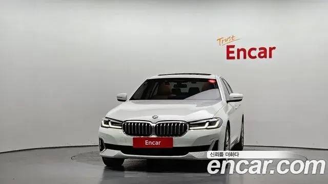 BMW 5 Series 2021 — ფოტო 6/20