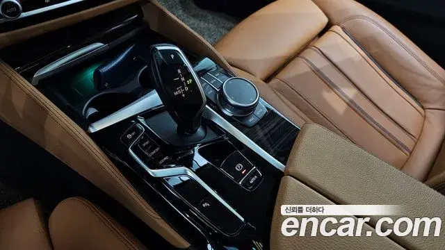 BMW 5 Series 2021 — ფოტო 18/20