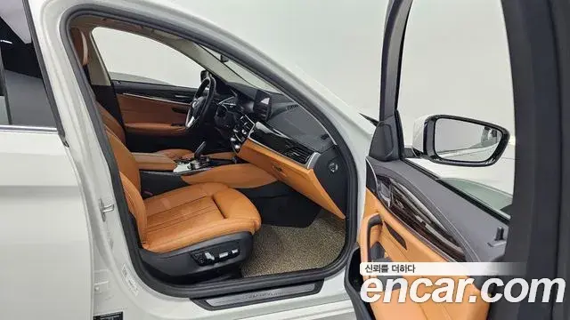 BMW 5 Series 2021 — ფოტო 4/20